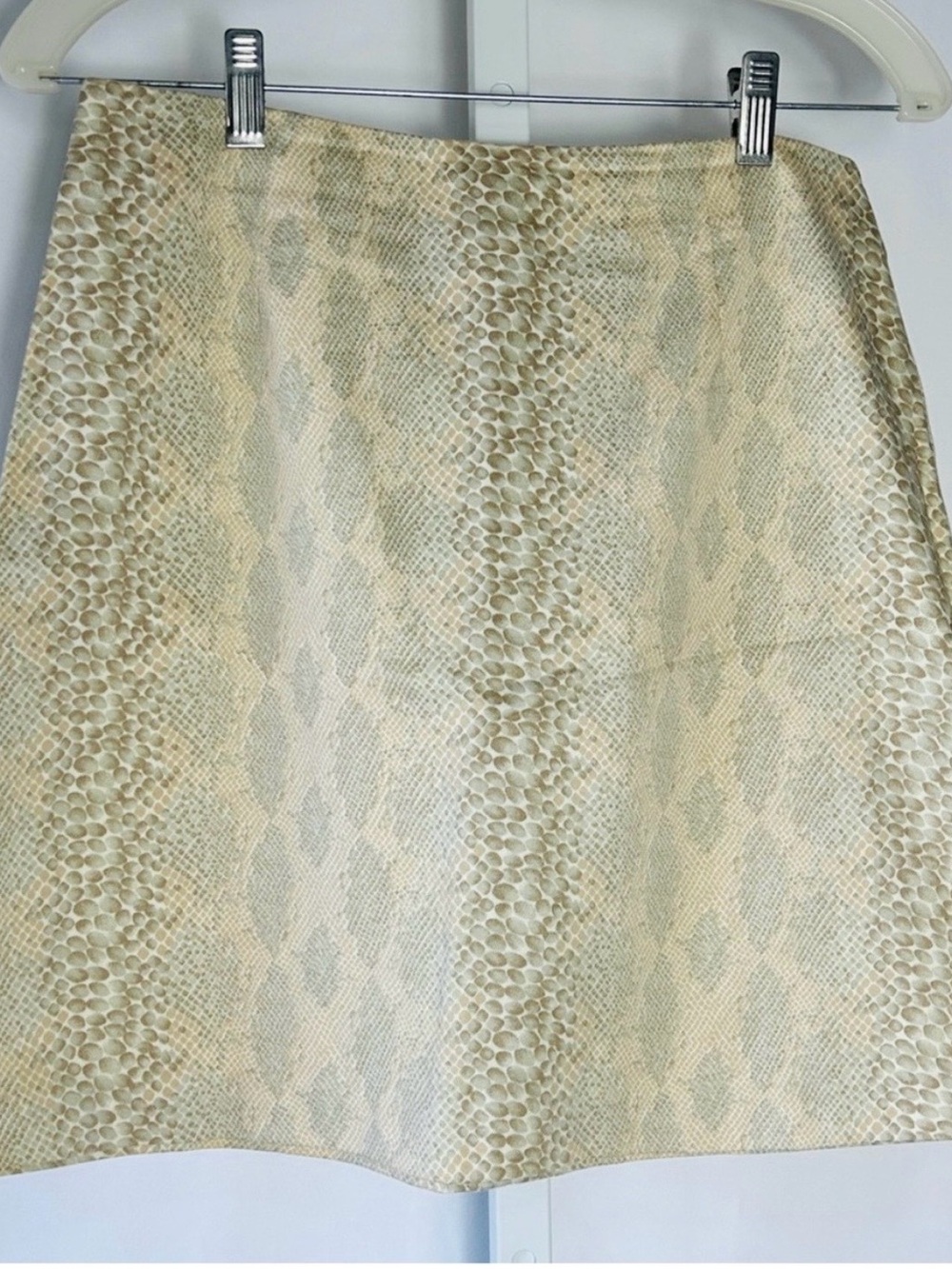 Cache Women’s Size 6 Tan Pink Animal Print Snake Skin Pattern Mini Skirt